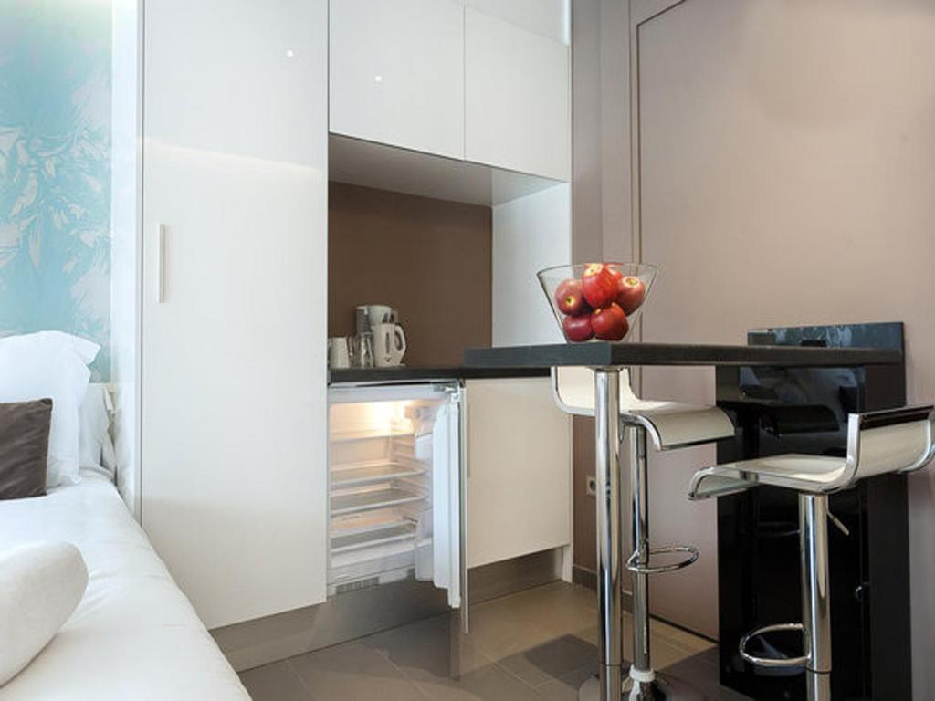 Barcelona Fifteen Central Aparthotel الغرفة الصورة